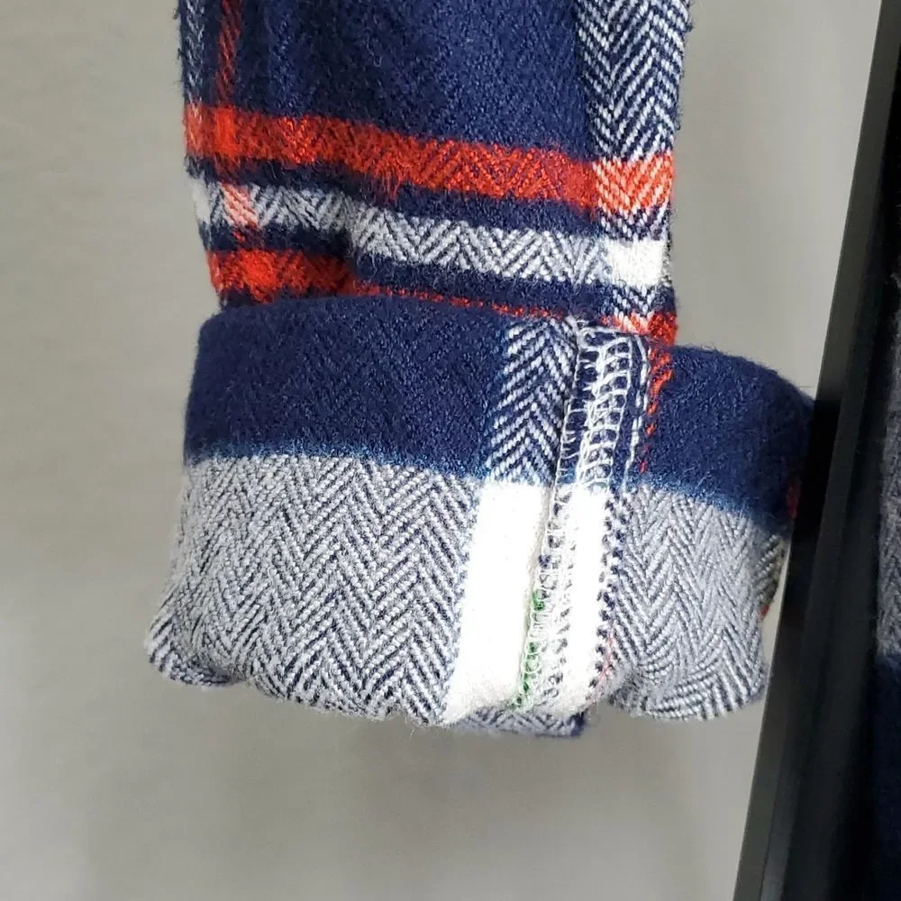 ⭐️2/$30 American Eagle Classic Fit Plaid Flannel Shirt Navy White Orange Size XS